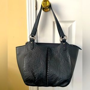 NWT THE SAK BOLINAS LEATHER BLACK SHOULDER BAG